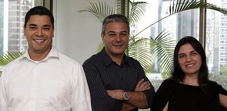 Equipe AmBev: Gerente de Projetos, Antônio Justino; o diretor de TI, Sérgio Fernandes Vezza e a gerente corporativa de Sistemas, Sônia Teixeira Fuscaldi.